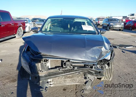 2017 Volkswagen Passat 1.8T R-Line z USA, uszkodzony, nr VIN 1VWDT7A33HC070769